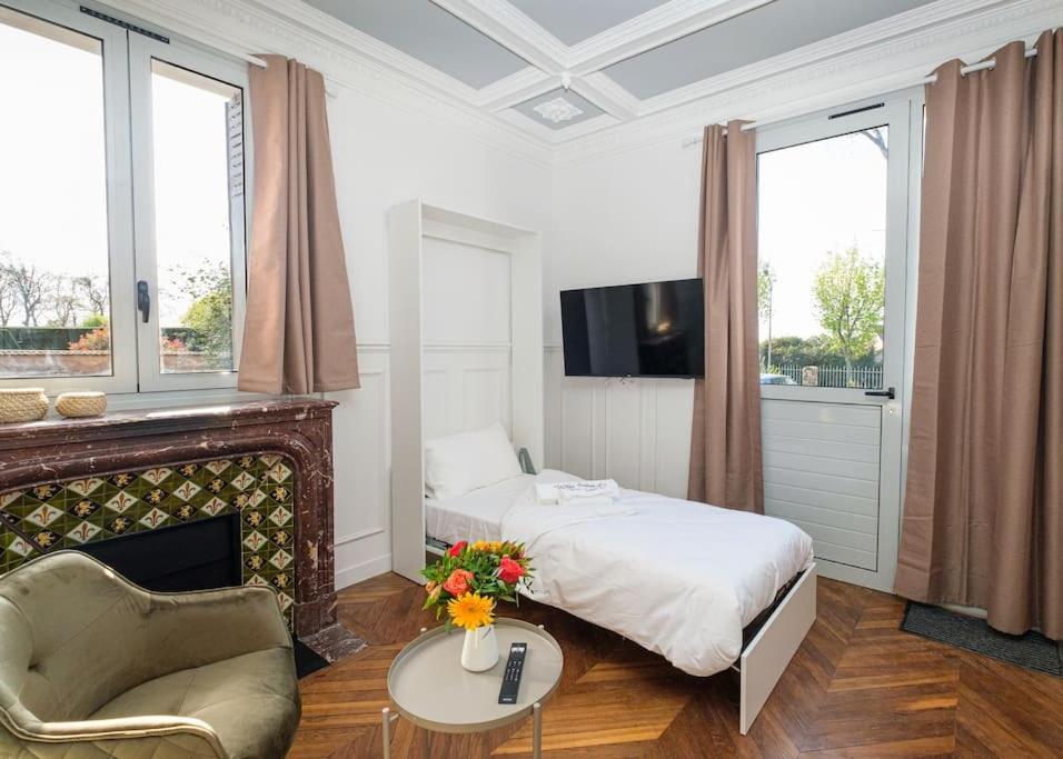 Villa Forestiere Studio Le Chene Quincy-Voisins Exterior foto